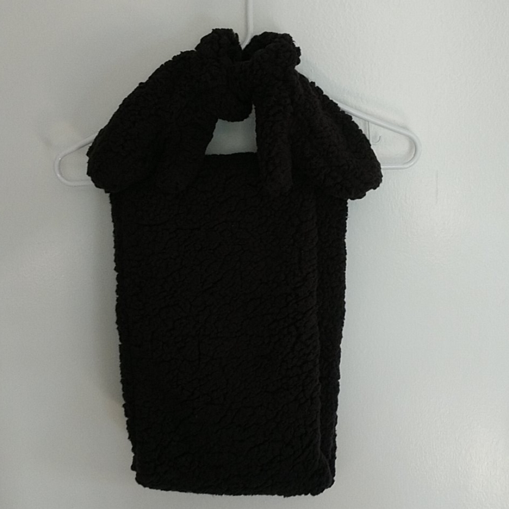 Infinity scarf & matching mittens